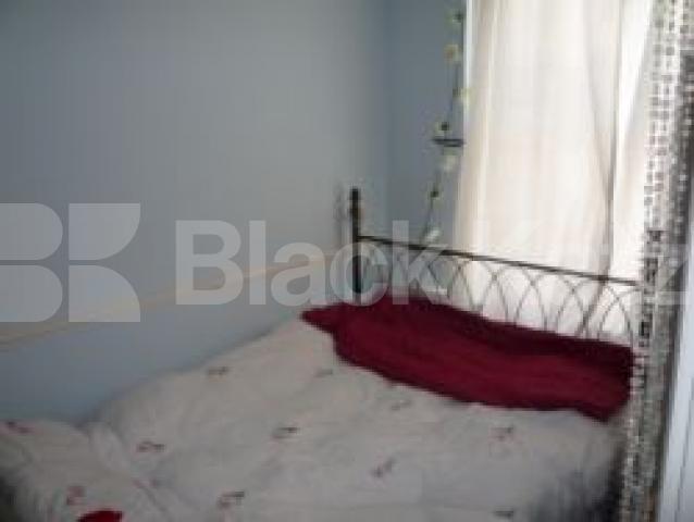 			BARGAIN ONE BED FLAT IN CENTRAL CROUCH END!, 1 Bedroom, 1 bath, 1 reception Flat			 Topsfield Parade, CROUCH END N8